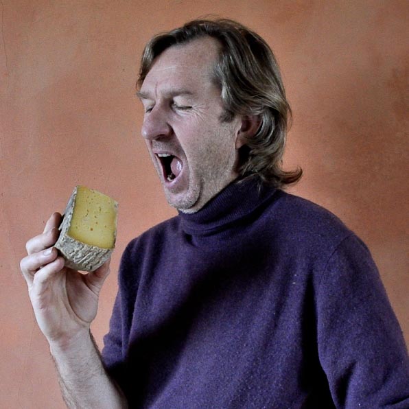 Stéphane Lefébure est l'agriculteur responsable des animaux et de la ferme localisée en Normandie et certifiée en agriculture biologique